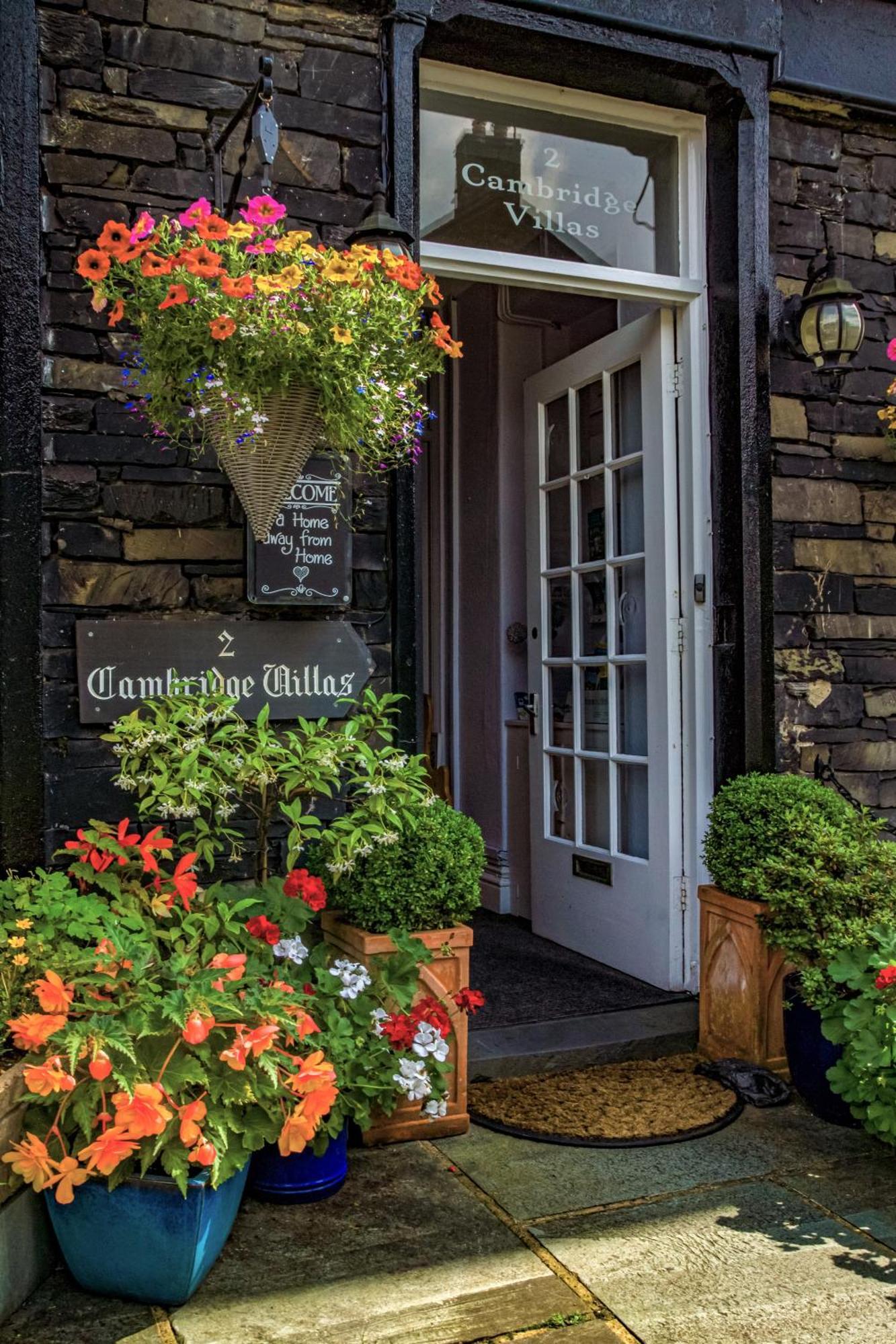 2 Cambridge Villas B & B Ембълсайд Екстериор снимка