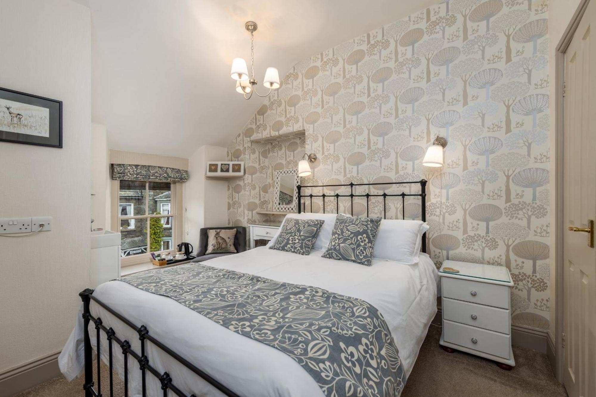 2 Cambridge Villas B & B Ембълсайд Екстериор снимка