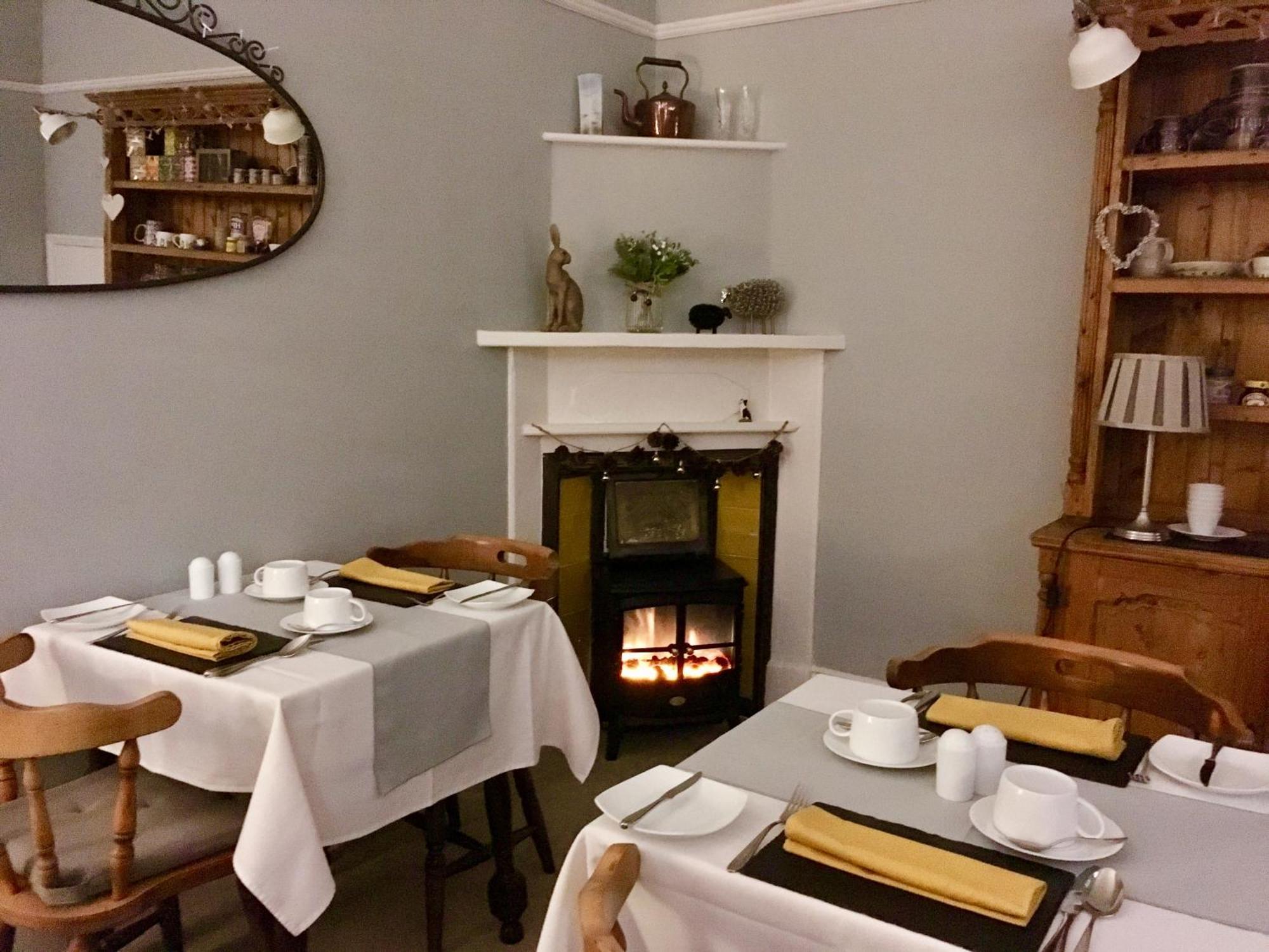 2 Cambridge Villas B & B Ембълсайд Екстериор снимка