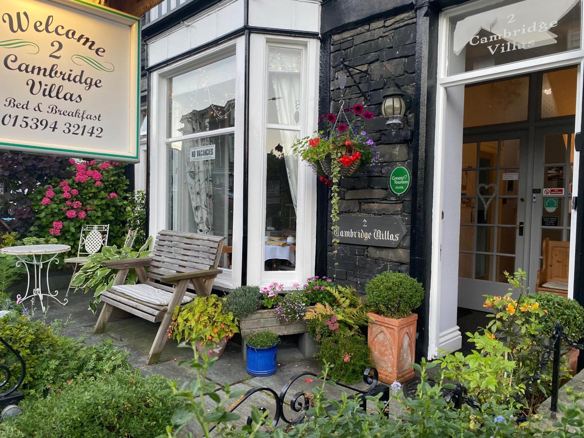 2 Cambridge Villas B & B Ембълсайд Екстериор снимка